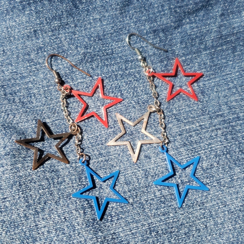 Euc Beautiful Dangly 4th Of July Earrings